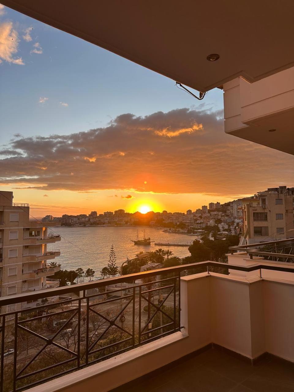 Vista Mozzafiato Apartamento Sarandë Exterior foto